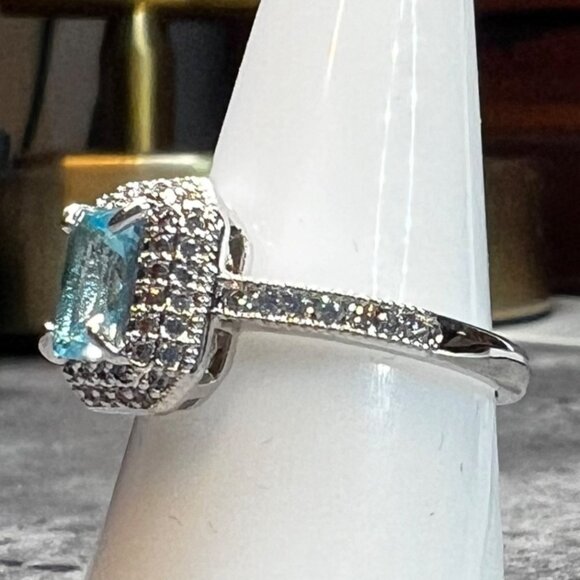 Ring Bomb Party Ring, NWOT, size 7, blue green  gemstone, silver color band, CZ - Picture 2 of 5